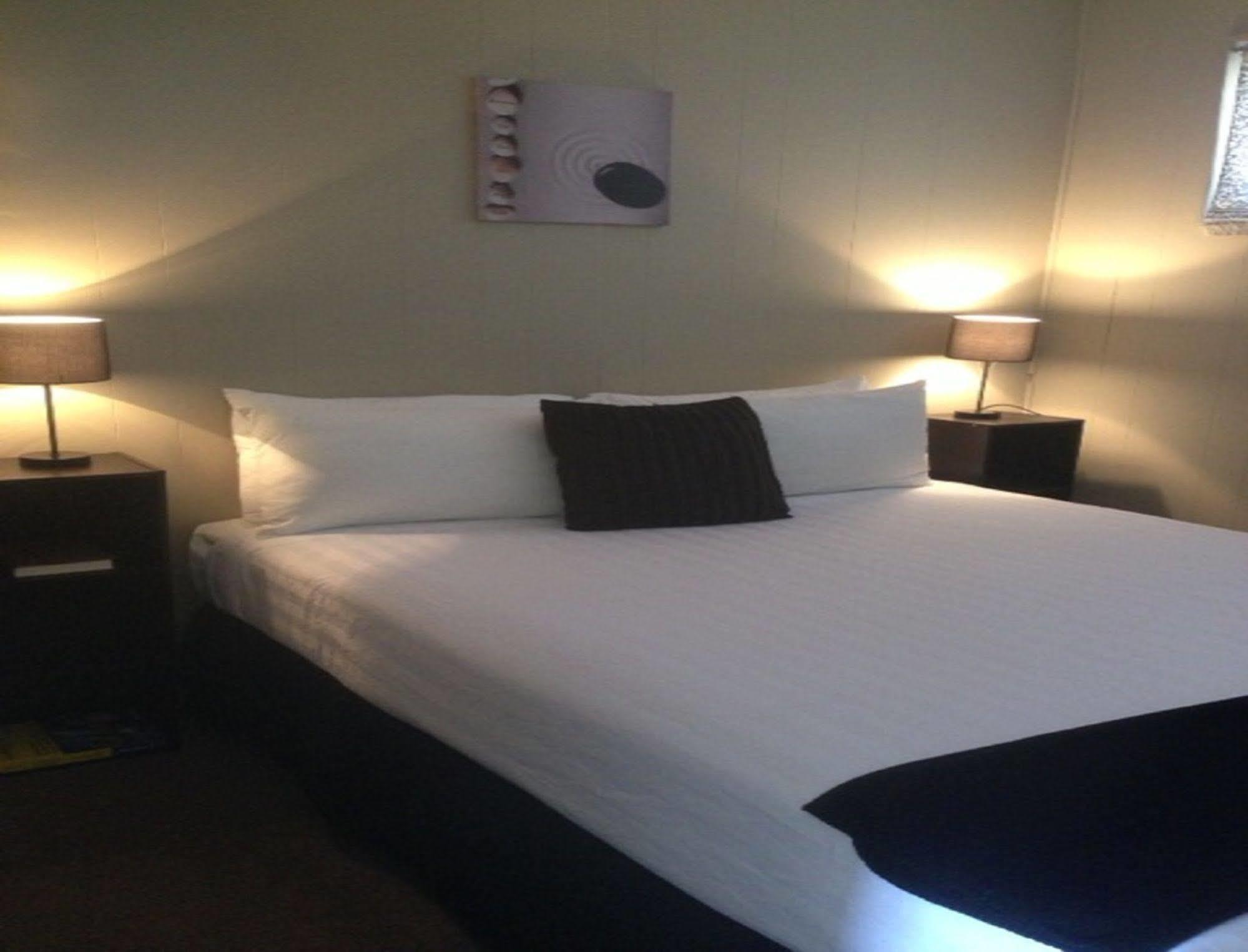 Smerdon Lodge Motel Horsham Dış mekan fotoğraf