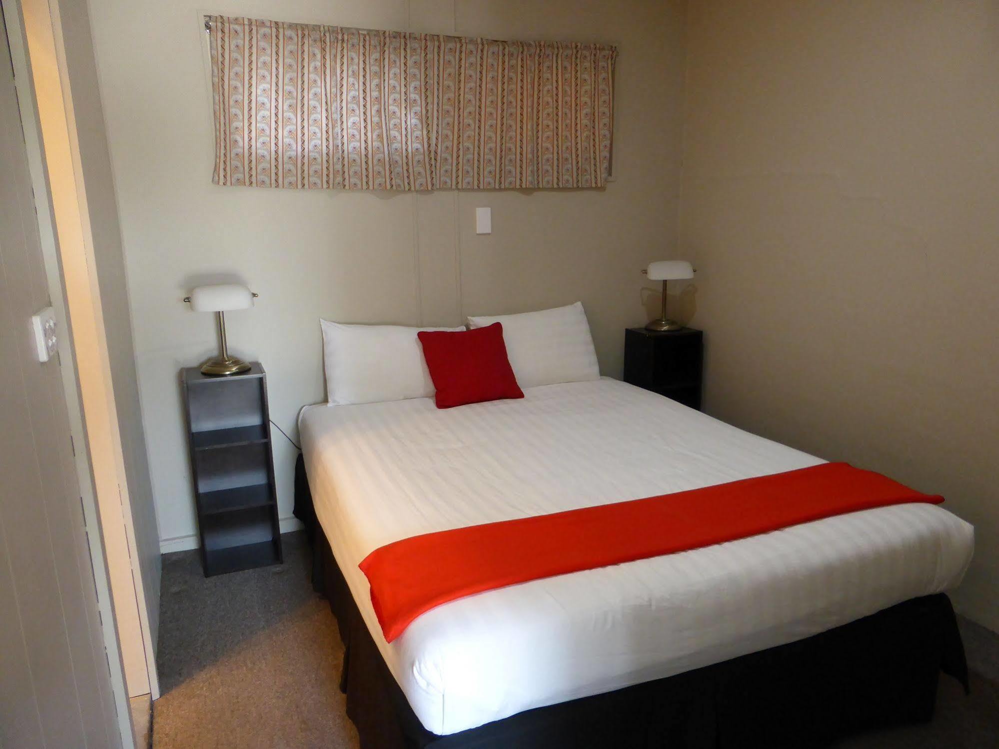 Smerdon Lodge Motel Horsham Dış mekan fotoğraf