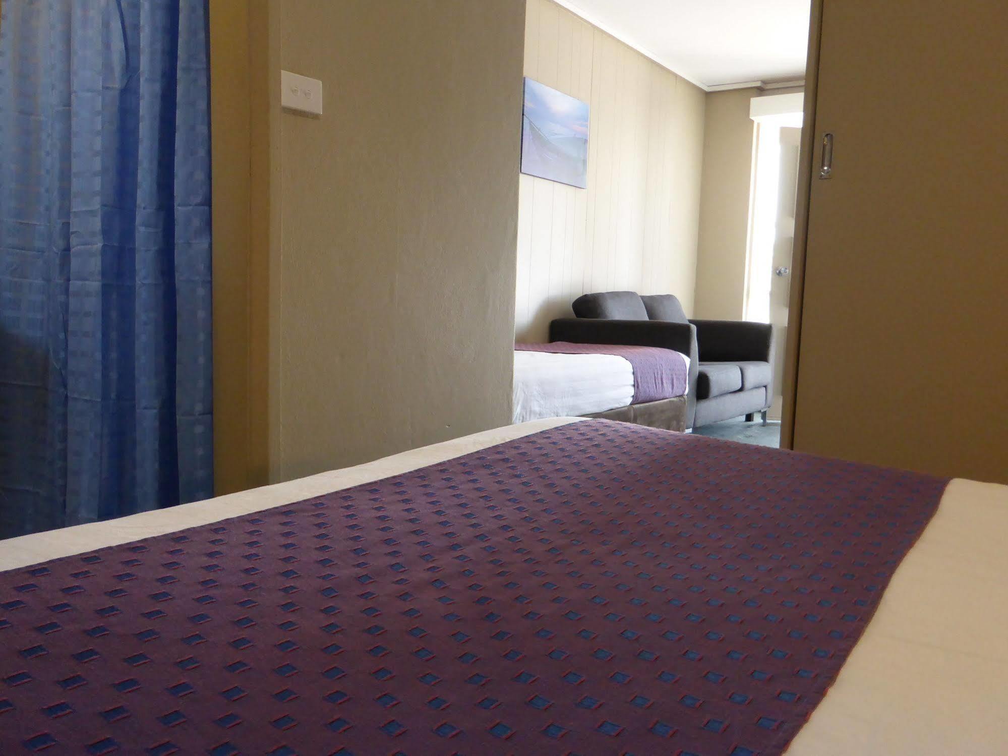 Smerdon Lodge Motel Horsham Dış mekan fotoğraf