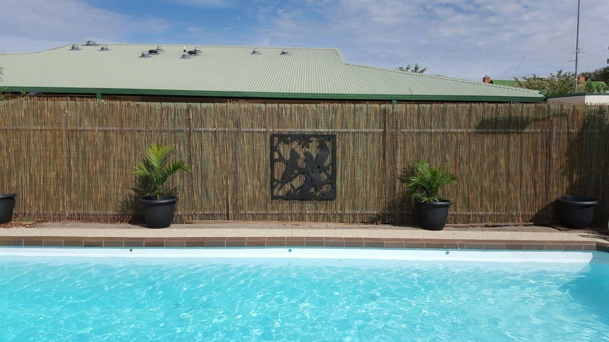 Smerdon Lodge Motel Horsham Dış mekan fotoğraf